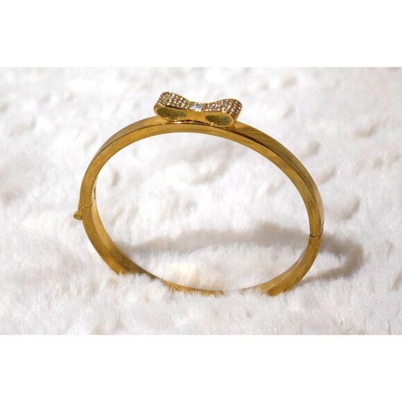 Kate Spade New York "Ready Set Bow" adorned with a bow of pavé crystals - Picture 8 of 14